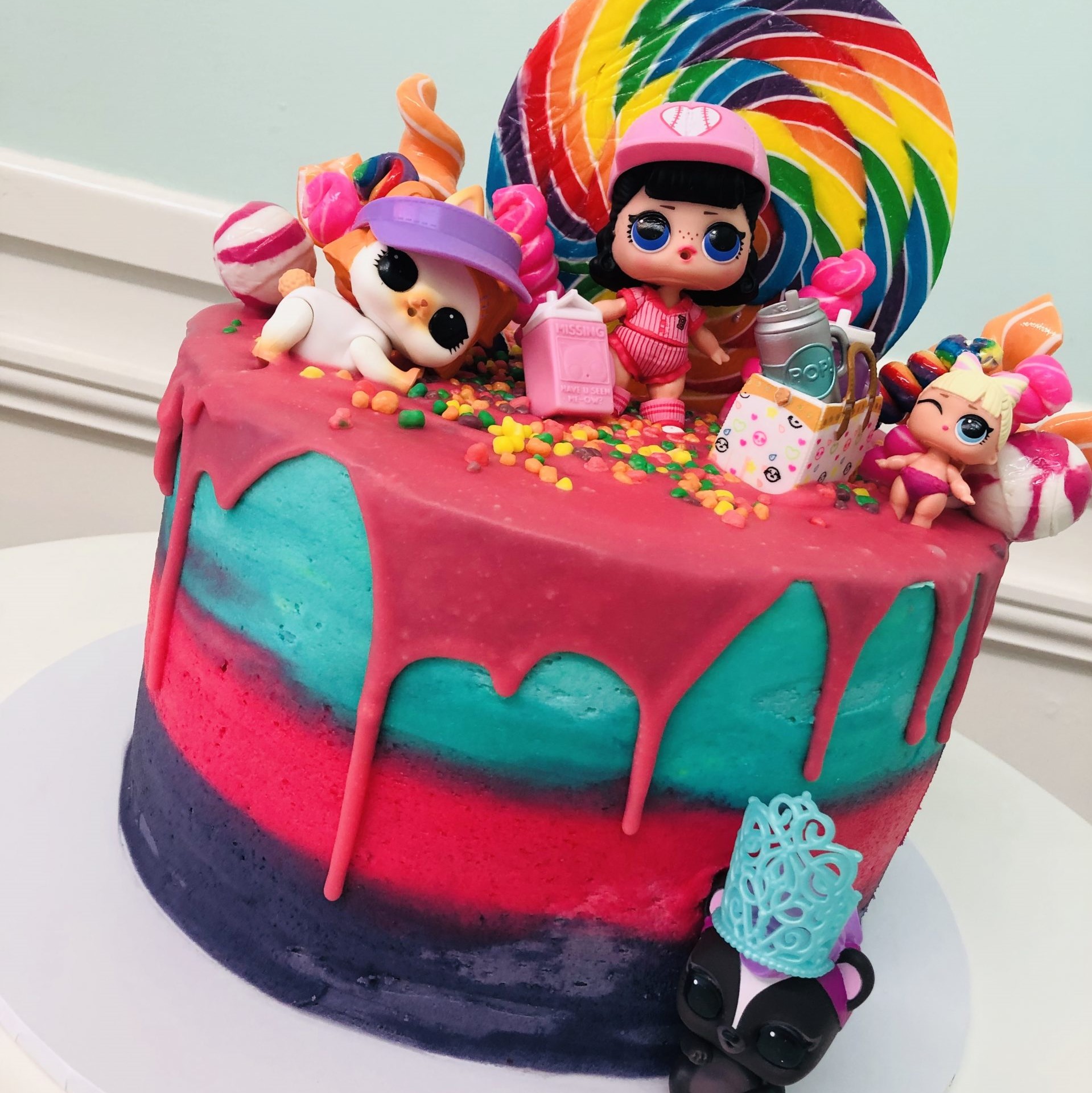 NOVELTY BIRTHDAY CAKES