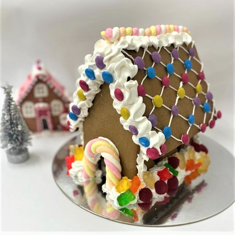 GINGERBREAD HOUSES